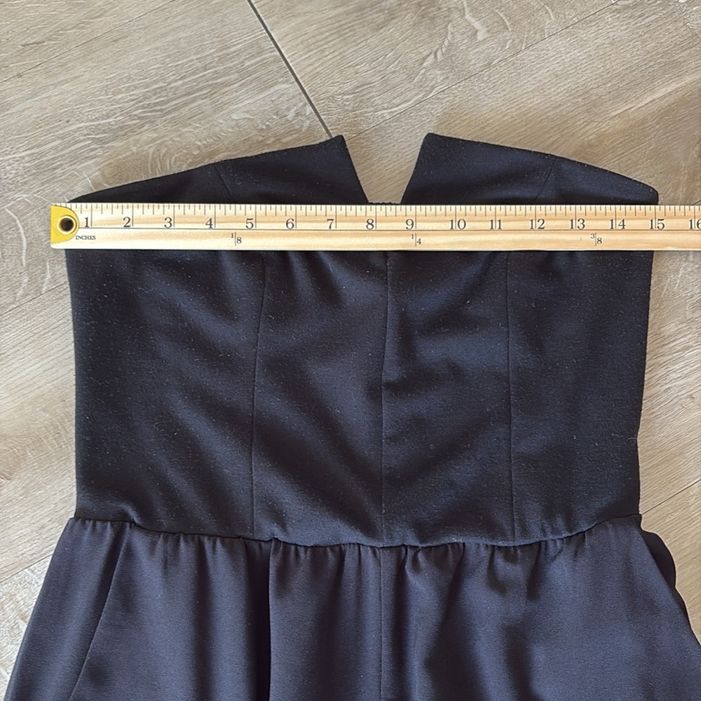 GUESS Black Jumpsuit Strapless Smoked Back Pockets Size Large - Picture 3 of 10
